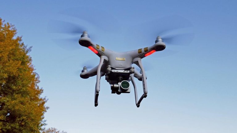 No co zwracamy uwagę kupując drony?